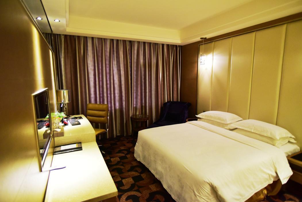 Fuke Jirui Hotel Urumqi Extérieur photo