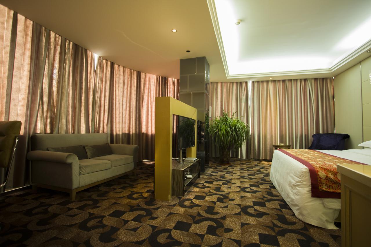 Fuke Jirui Hotel Urumqi Extérieur photo