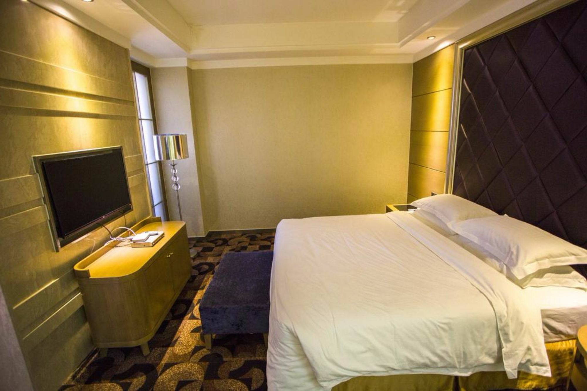 Fuke Jirui Hotel Urumqi Extérieur photo